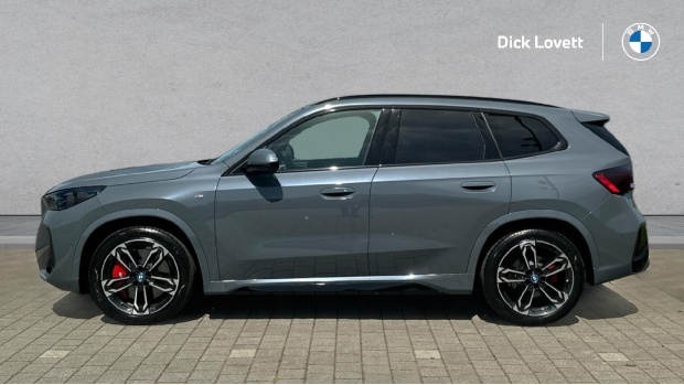 BMW iX1 30 66.5Kwh Shadow Edition Xdrive 11Kw Charger YA25AHX  #3