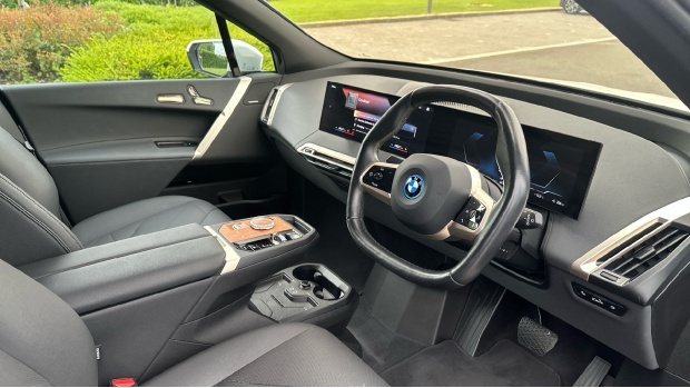 BMW iX 40 76.6Kwh M Sport Xdrive MM22HZT White #6