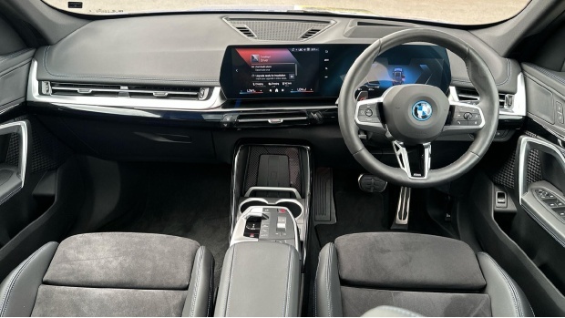 BMW iX1 20 66.5Kwh M Sport Edrive 11Kw Charger YB25OKV Blue #4