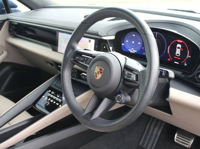 Porsche Macan 100Kwh 4S RX25YJW Blue #4