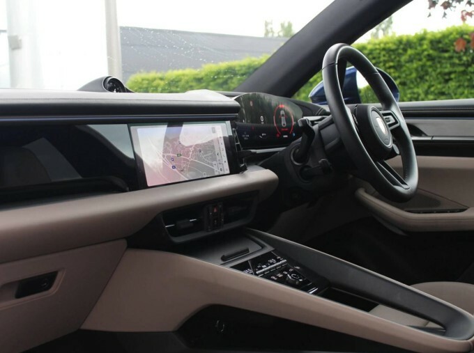 Porsche Macan 100Kwh 4S RX25YJW Blue #3