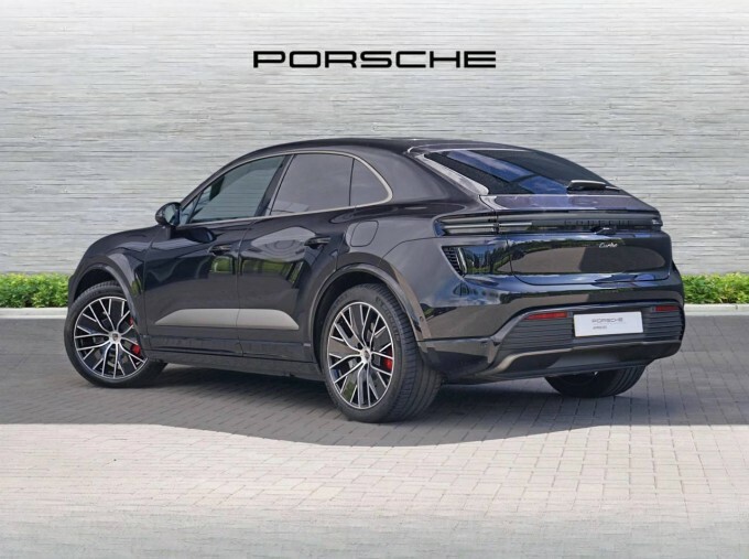 Porsche Macan 100Kwh Turbo Black #2
