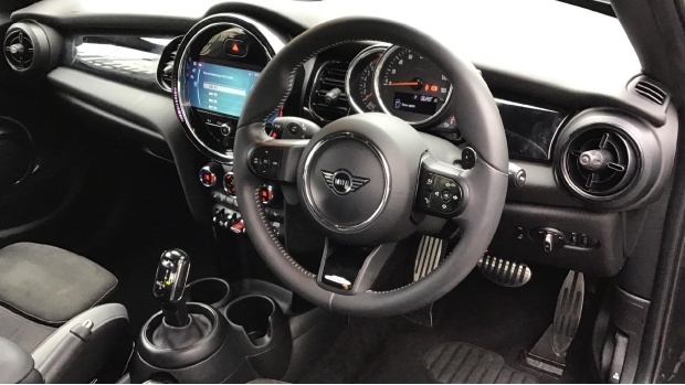 Mini Hatch Cooper S Sport Steptronic Euro 6 RE22VLA Black #6