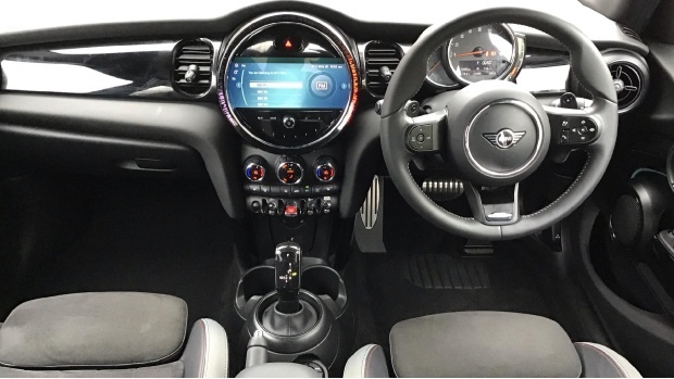 Mini Hatch Cooper S Sport Steptronic Euro 6 RE22VLA Black #5