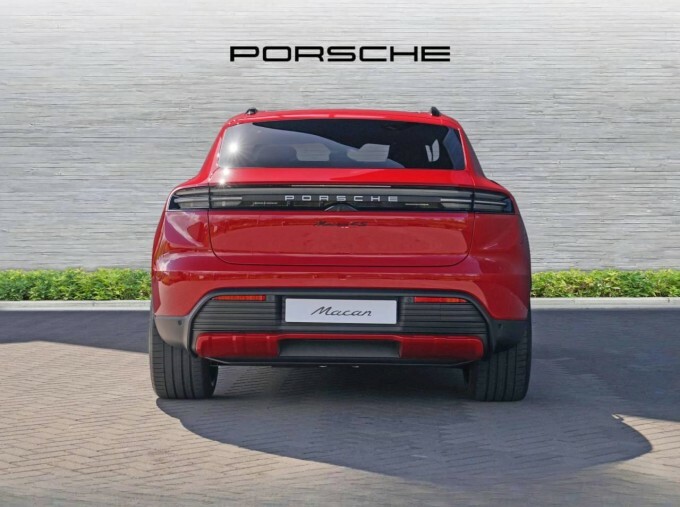 Porsche Macan 100Kwh 4S Red #6