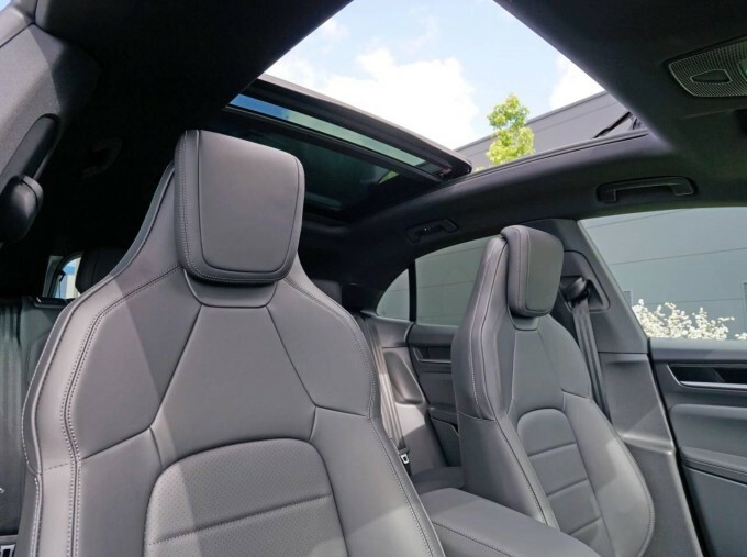 Porsche Macan 100Kwh 4S Red #5