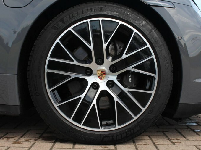 Porsche Taycan Taycan Limousine Grey #6