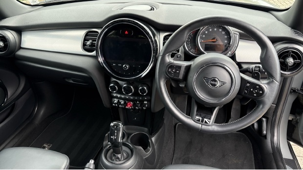 Mini Hatch Cooper S Exclusive Steptronic Euro 6 YJ21CGL Grey #4