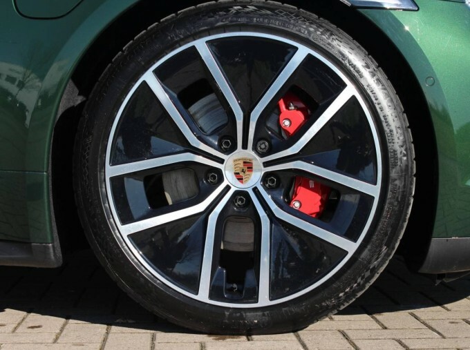 Porsche Taycan Performance Plus 105Kwh Black Edition 4S 11Kw Cha Green #6