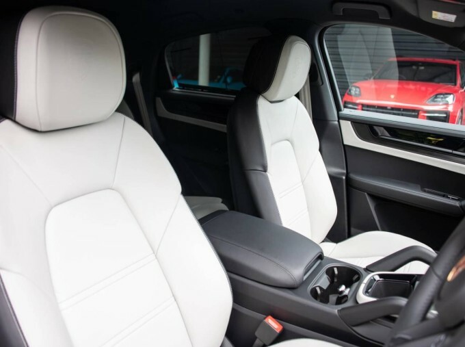 Porsche Cayenne V6 E-hybrid 25.9Kwh Black Edition Tiptronics Euro Black #5