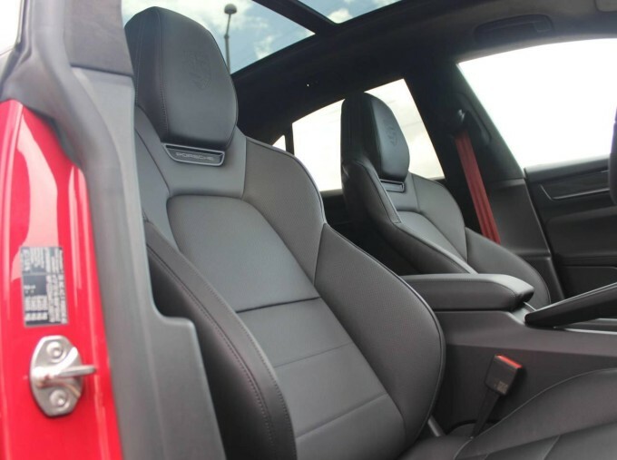 Porsche Macan 100Kwh Turbo Red #4