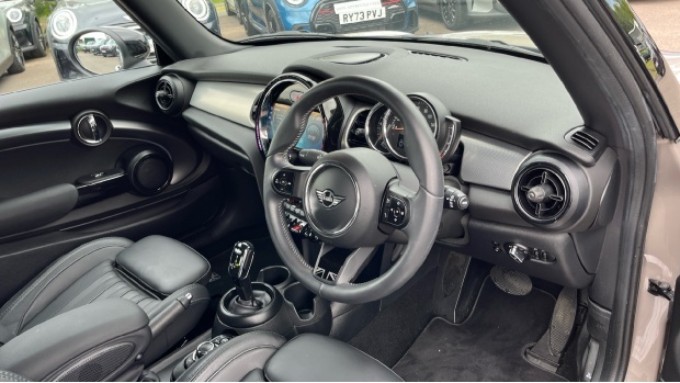 Mini Hatch Cooper Exclusive Steptronic Euro 6 WO22DXB Grey #6