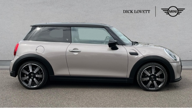 Mini Hatch Cooper Exclusive Steptronic Euro 6 WO22DXB Grey #3