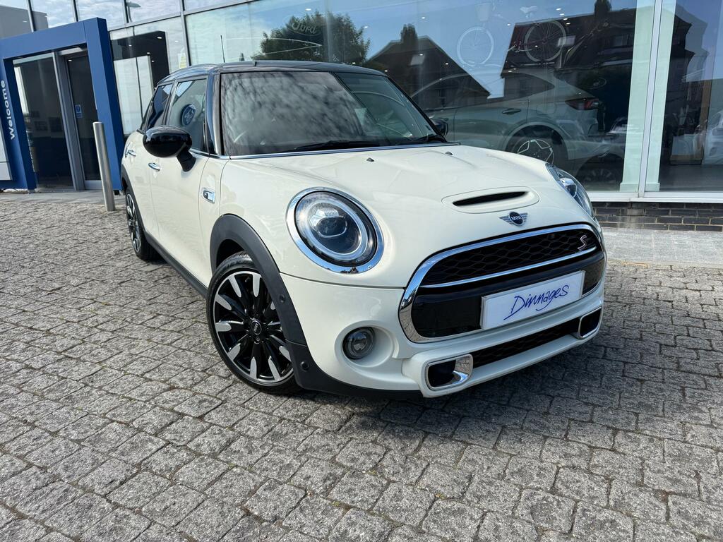 Mini Hatch 2.0 Cooper S Exclusive Hatchback White