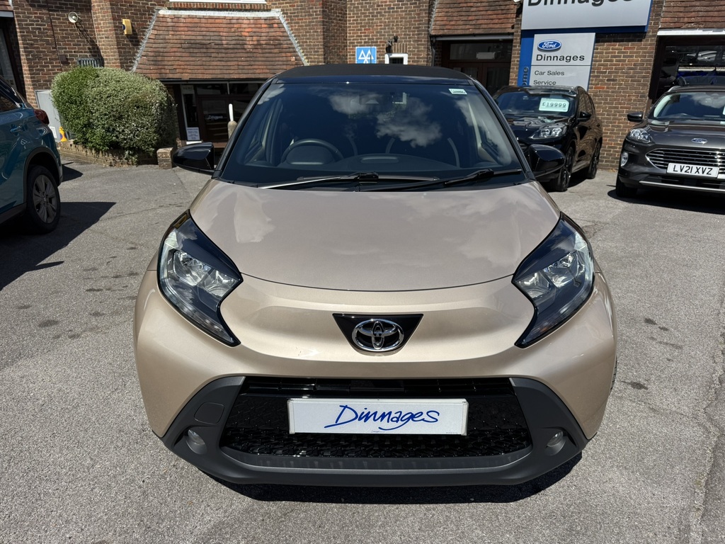 Toyota Aygo X 1.0 Vvt-i Edge Hatchback Euro 6 GV23NVC Beige #2