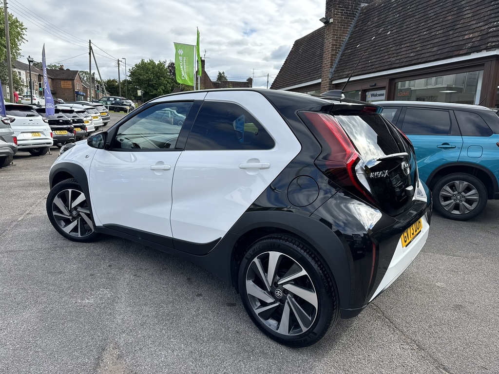 Toyota Aygo X 1.0 Vvt-i Edge Hatchback Euro 6 GV73DUH White #3