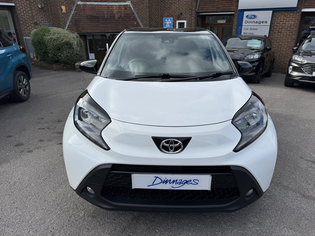 Toyota Aygo X 1.0 Vvt-i Edge Hatchback Euro 6 GV73DUH White #2