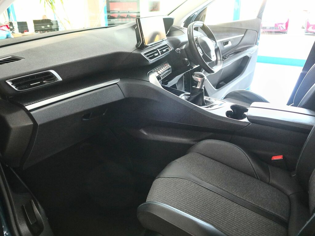 Peugeot 3008 1.5 Allure Bluehdi LL70OLX Blue #4