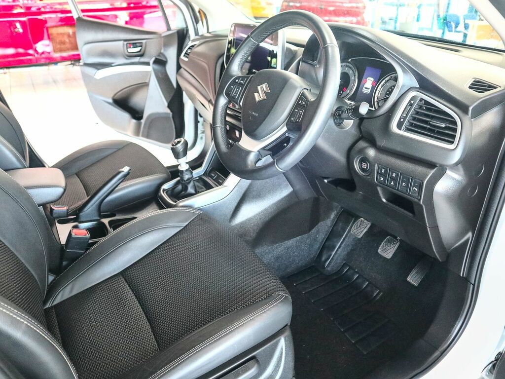 Suzuki SX4 S Cross 1.4 Ultra Boosterjet Mhev Allgrip E023JCV White #3