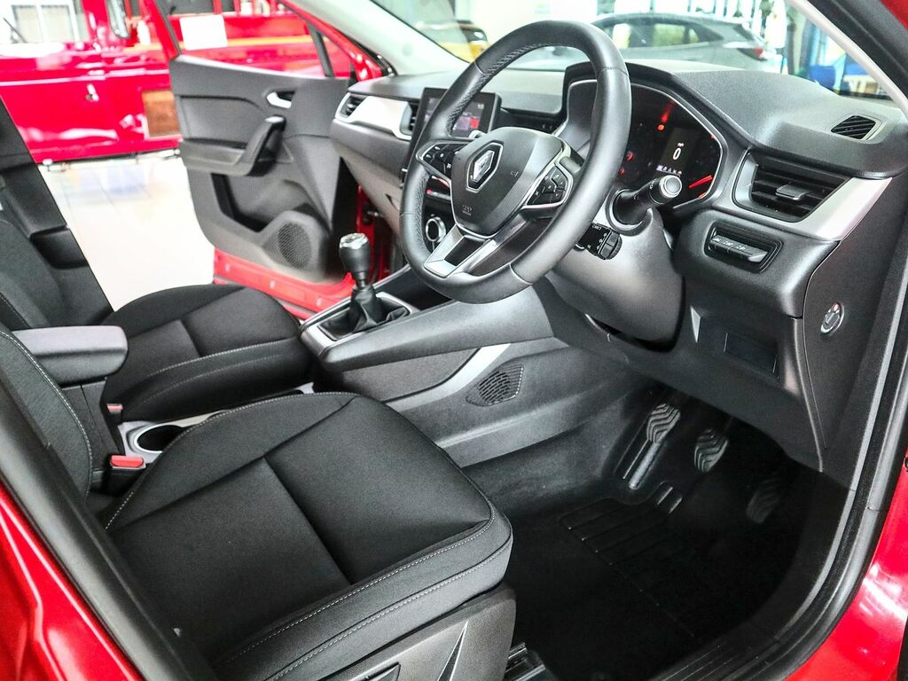 Renault Captur 1.3 Iconic Tce Red #3