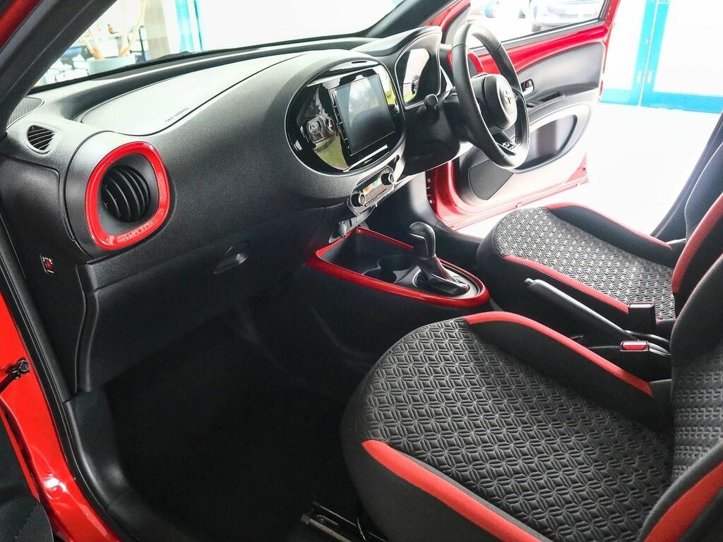 Toyota Aygo 1.0 X Edge Vvt-i X-shift YP24JVW Red #4