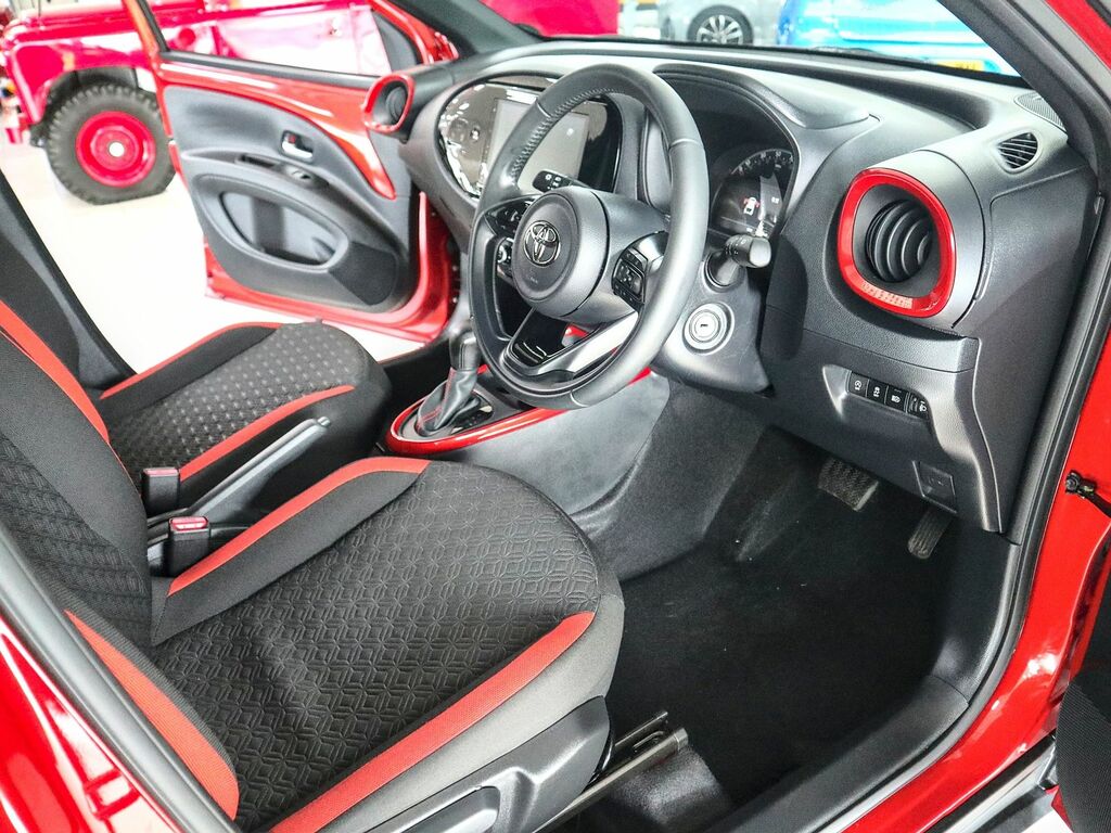 Toyota Aygo 1.0 X Edge Vvt-i X-shift YP24JVW Red #3