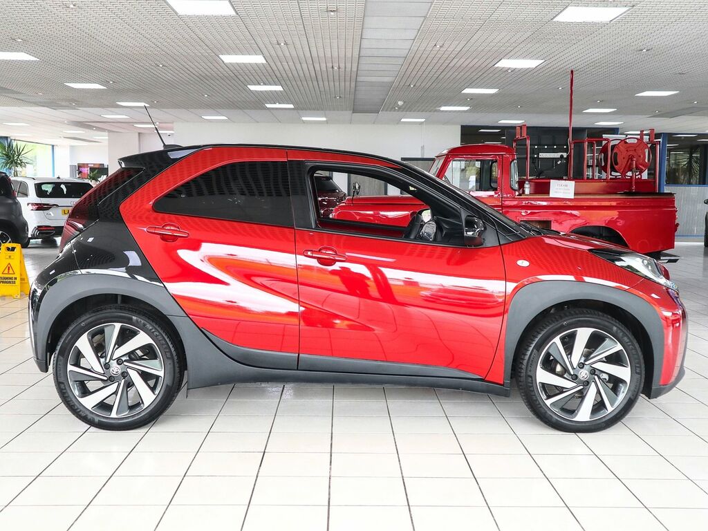 Toyota Aygo 1.0 X Edge Vvt-i X-shift YP24JVW Red #6