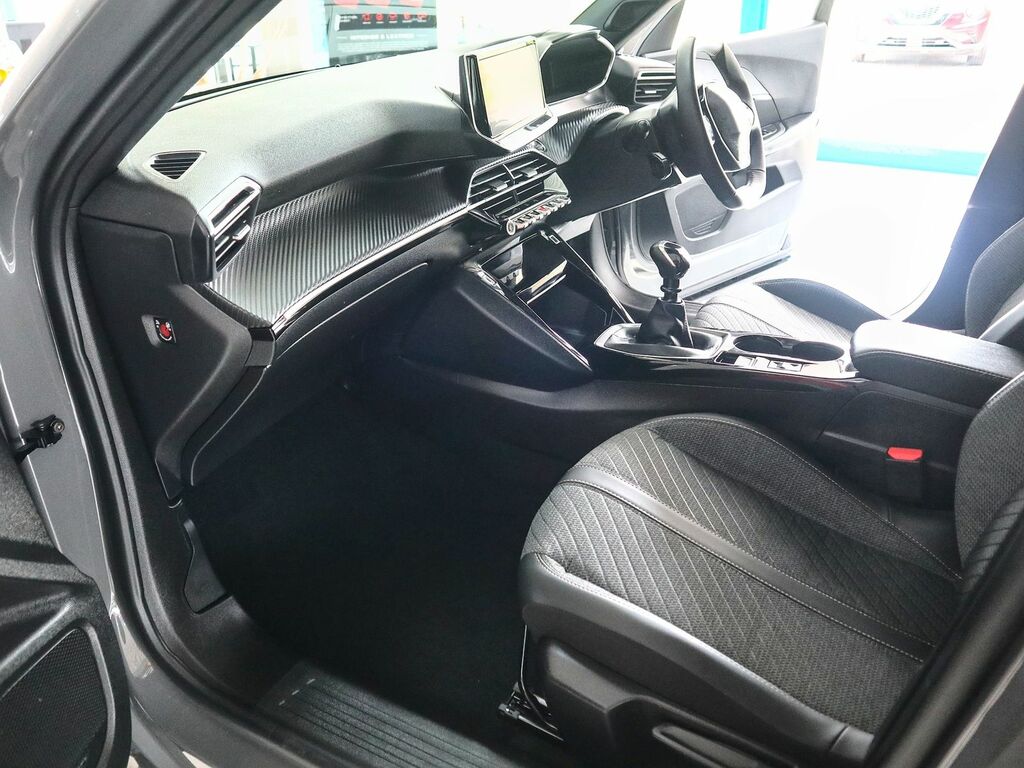 Peugeot 2008 1.2 Allure Puretech MC25OZX Grey #4
