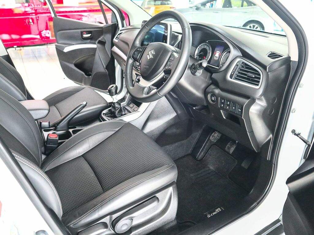 Suzuki SX4 S Cross 1.4 Ultra Boosterjet Mhev Allgrip White #3