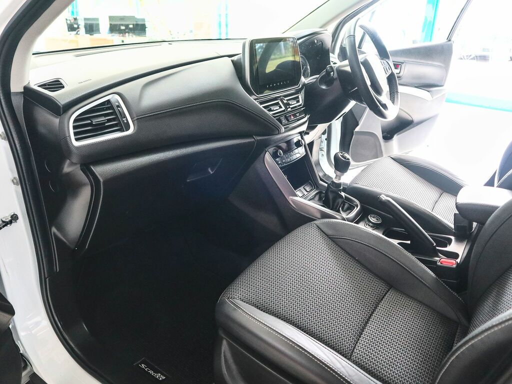 Suzuki SX4 S Cross 1.4 Ultra Boosterjet Mhev Allgrip White #4