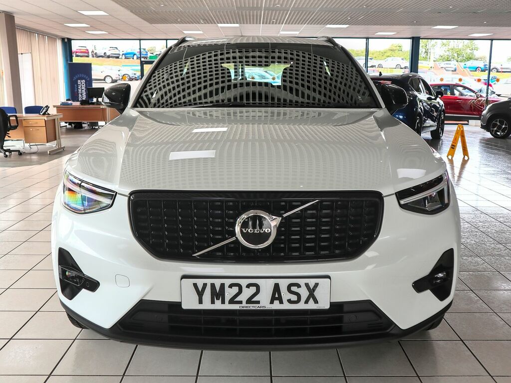Volvo XC40 2.0 Plus Dark B3 Mhev YM22ASX White #5