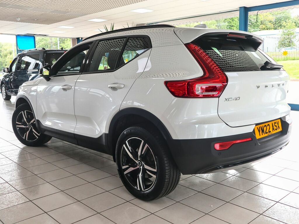 Volvo XC40 2.0 Plus Dark B3 Mhev YM22ASX White #2