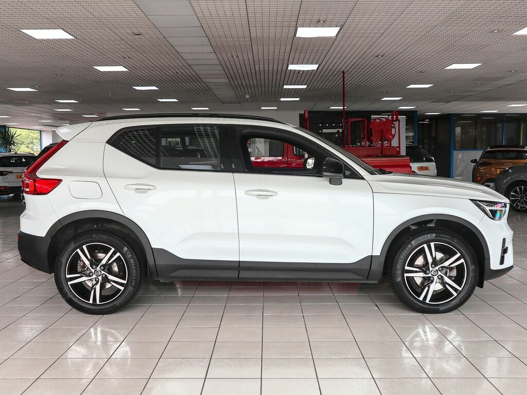 Volvo XC40 2.0 Plus Dark B3 Mhev YM22ASX White #6