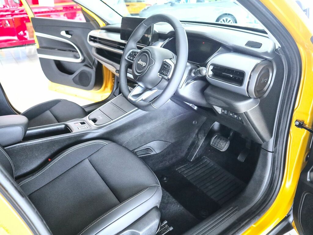 Jeep Avenger E-summit 54Kwh DU74VPP Yellow #3