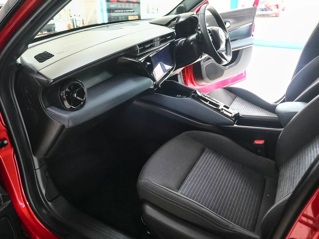 Alfa Romeo Junior 1.2 Ibrida Tb Mhev E-dct R025UHK Red #4