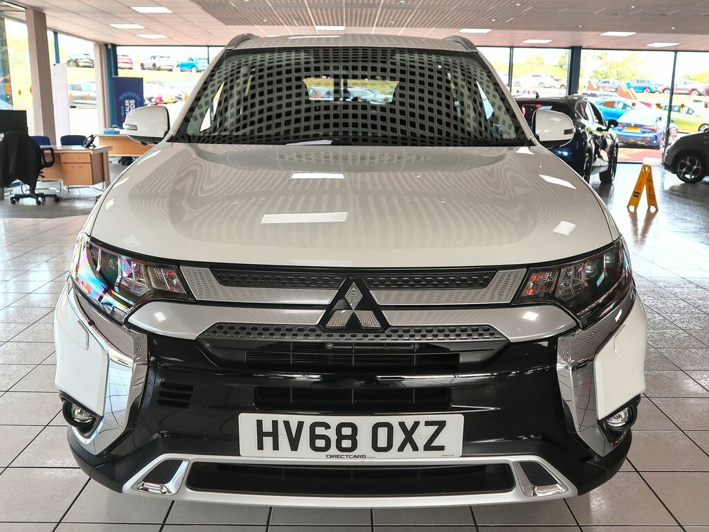 Mitsubishi Outlander 2.0 4 Mivec 4Wd White #5