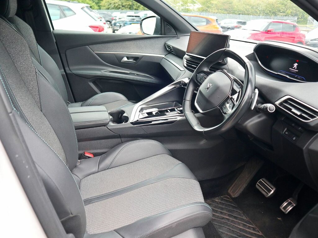 Peugeot 5008 1.2 Allure Premium Puretech NU23XFD White #3