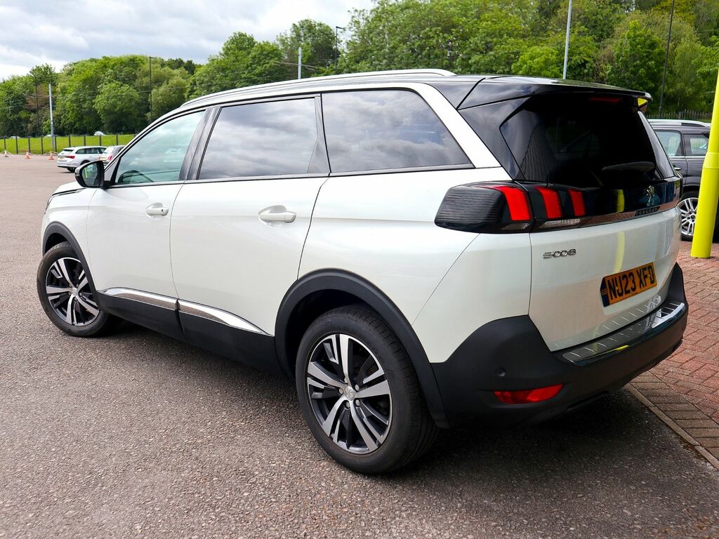 Peugeot 5008 1.2 Allure Premium Puretech NU23XFD White #2