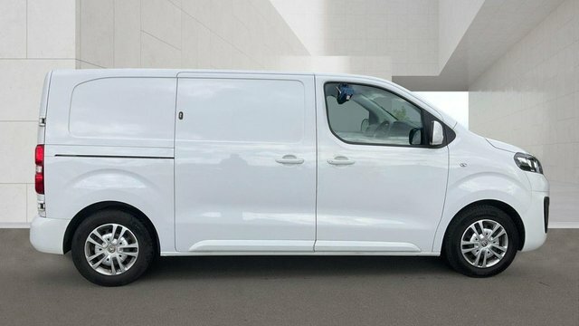 Vauxhall Vivaro 1.5 Turbo D 2700 OE21EXK White #4