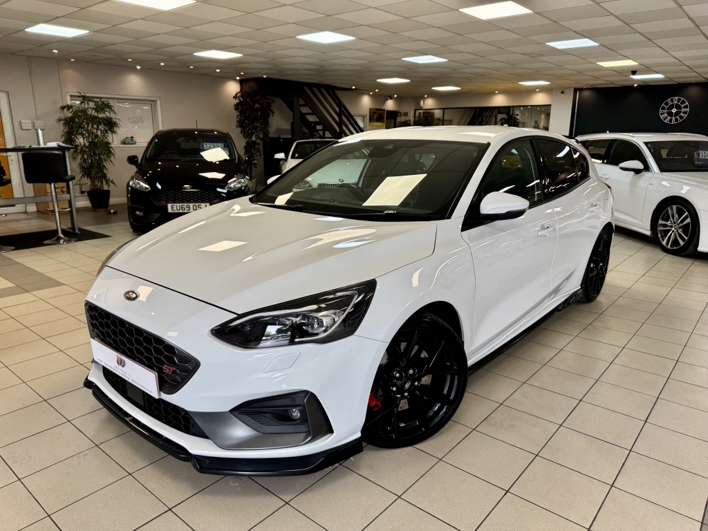 Ford Focus 2.3 St White