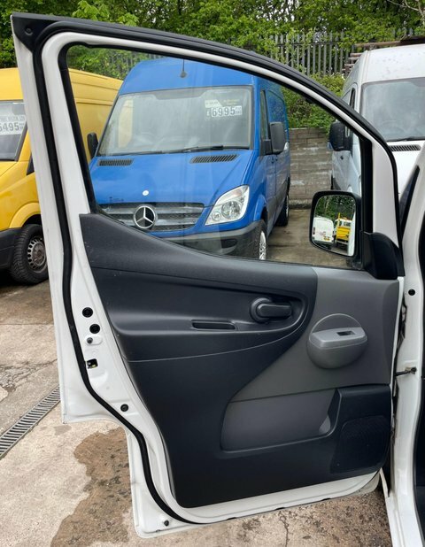 Nissan NV200 E Acenta Combi Rapid Plus Black #32