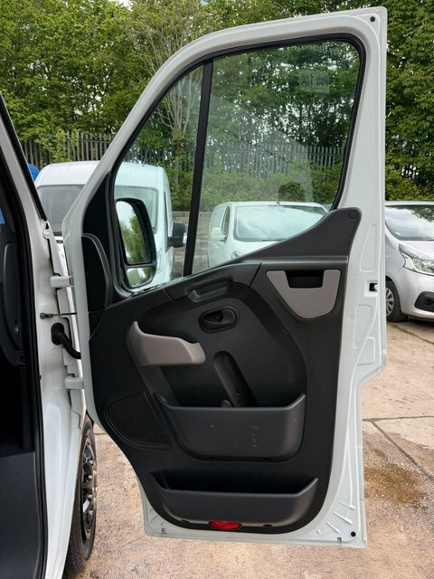 Nissan NV400 Dci 33 Se Panel White #32