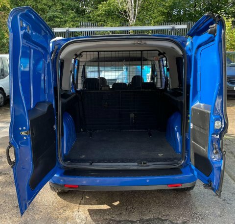 Fiat Doblo Panel Van 1.6 Doblo Cargo Maxi Cargo 1.6 105 Multi White #12