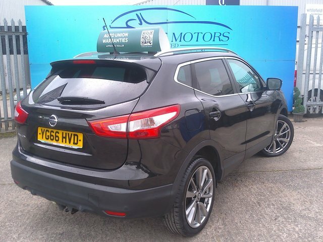 Nissan Qashqai Dci Tekna Suv YG66HVD Black #4