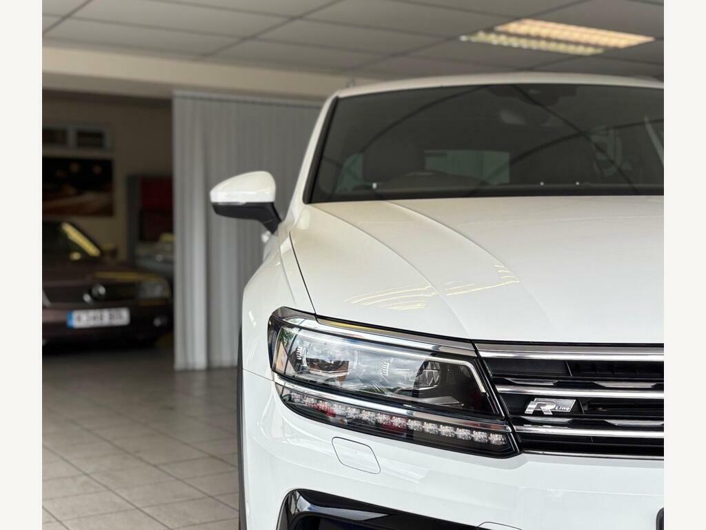 Volkswagen Tiguan 2.0 Tdi Bluemotion Tech R-line Dsg 4Motion Euro 6 BT66LBN White #4