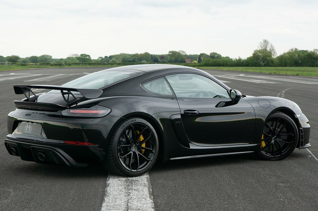 Porsche 718 Cayman Gt4 Black #2