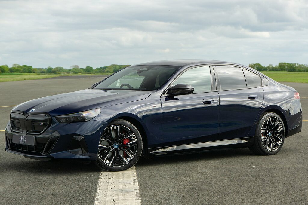 BMW i5 M60 YC73MXY Blue