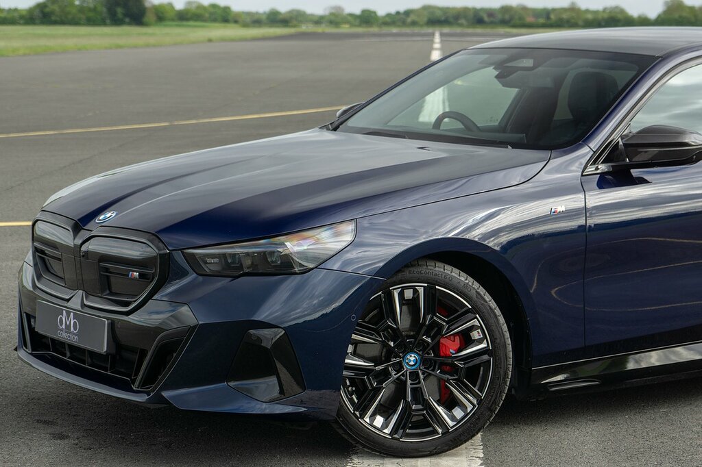 BMW i5 M60 YC73MXY Blue #5