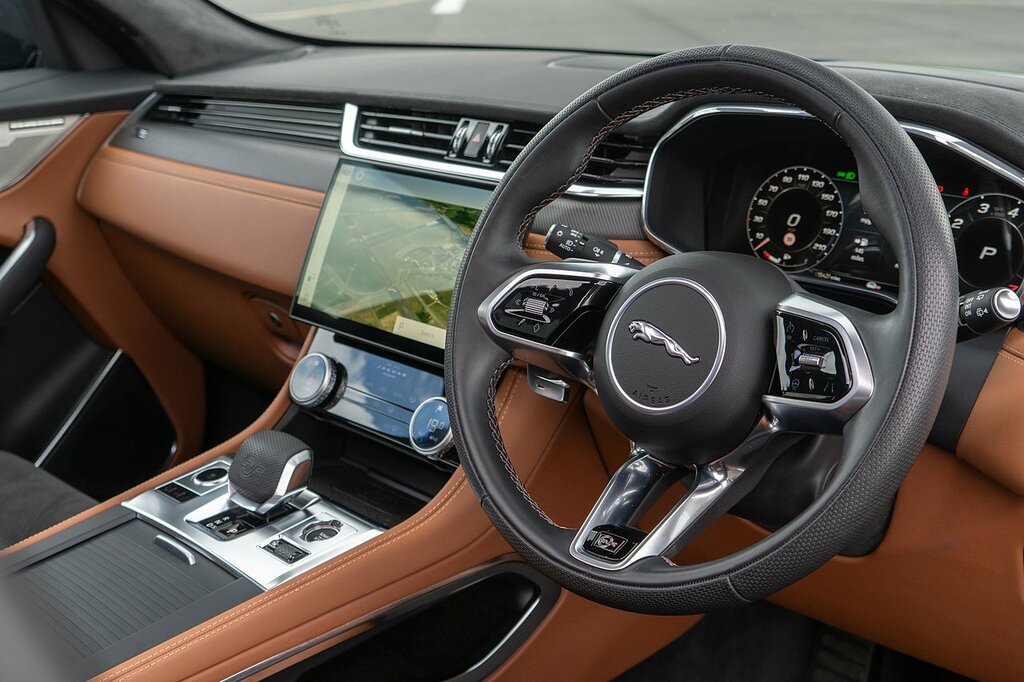 Jaguar F-Pace P550 V8 Svr LJ24ZGT Green #3