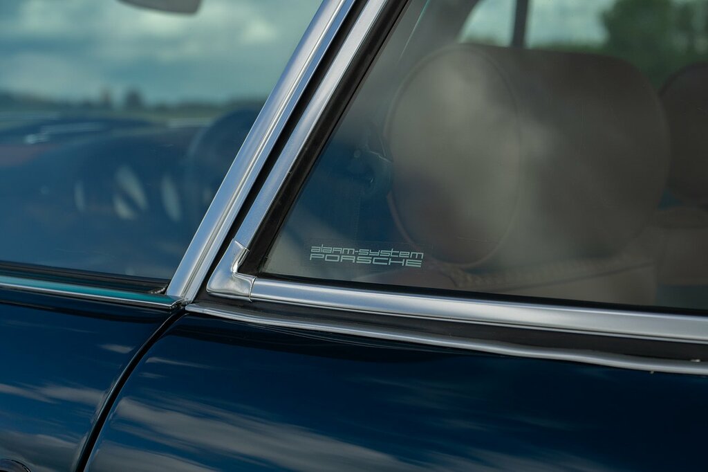 Porsche 911 2dr Blue #29